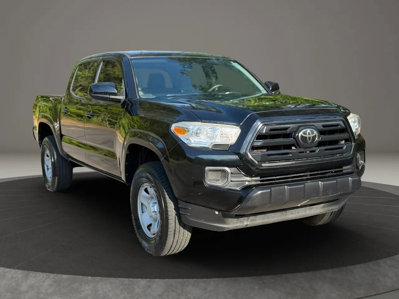 Used 2018 Toyota Tacoma SR w/ SR Convenience Package RWD image 3