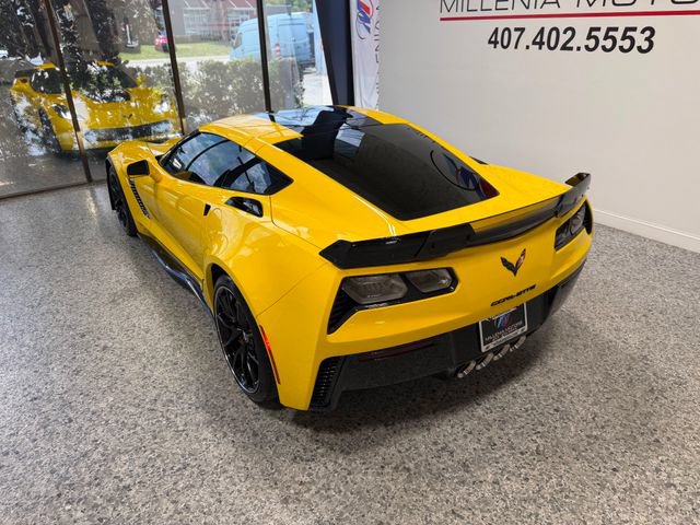 Used 2018 Chevrolet Corvette Z06 RWD image 3