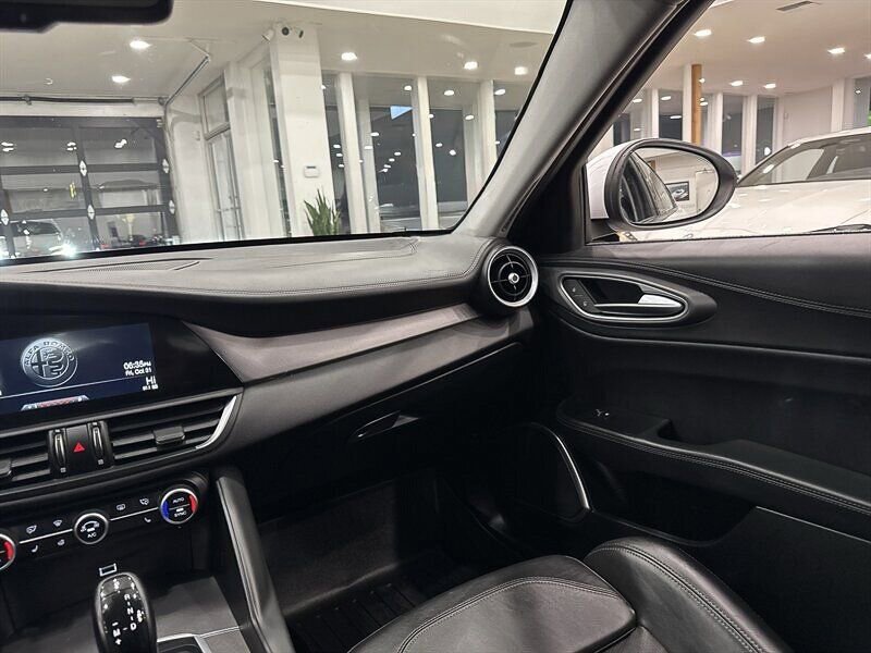 Used 2018 Alfa Romeo Giulia Ti Sport w/ Quick Order Package 22S Sport image 28