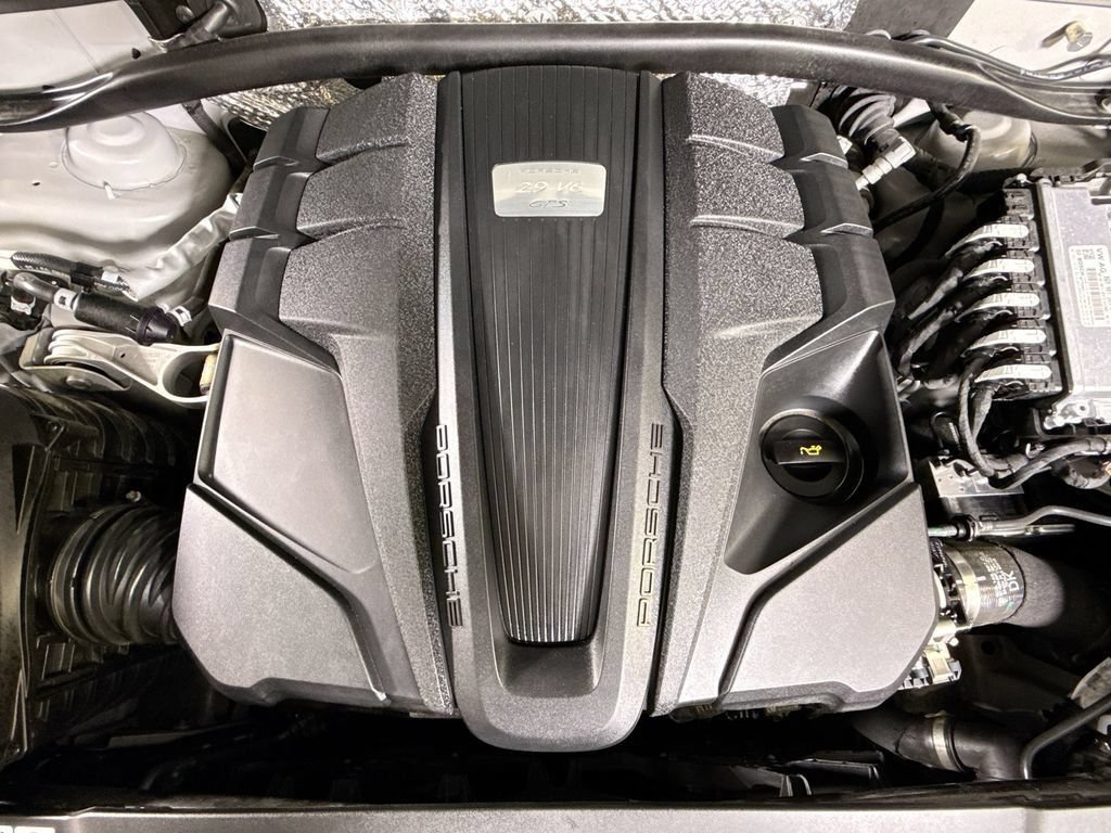 Certified 2024 Porsche Macan GTS AWD/4WD image 30