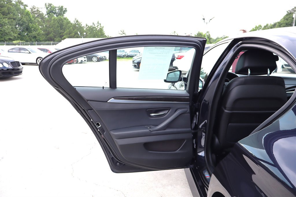 Used 2014 BMW 550i xDrive Sedan AWD/4WD image 38