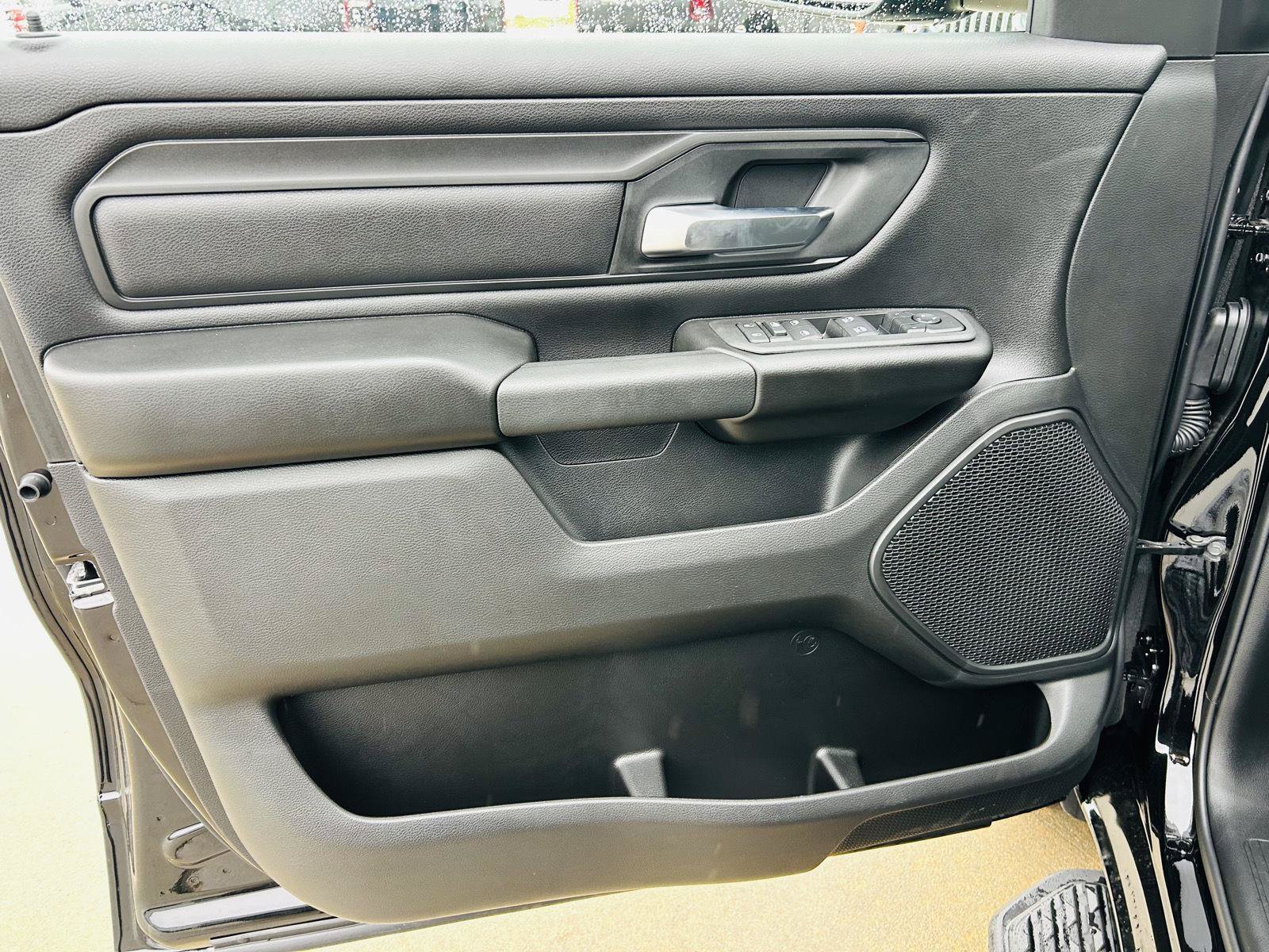 New 2027 RAM 1500 Express AWD/4WD image 11