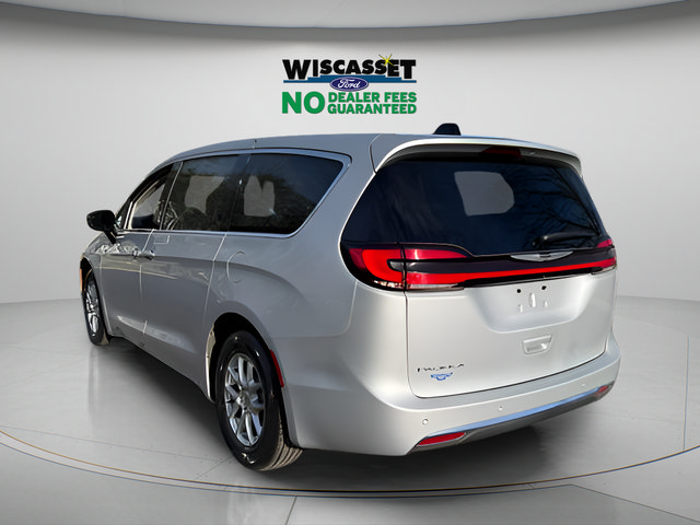 Used 2024 Chrysler Pacifica Touring-L FWD image 26