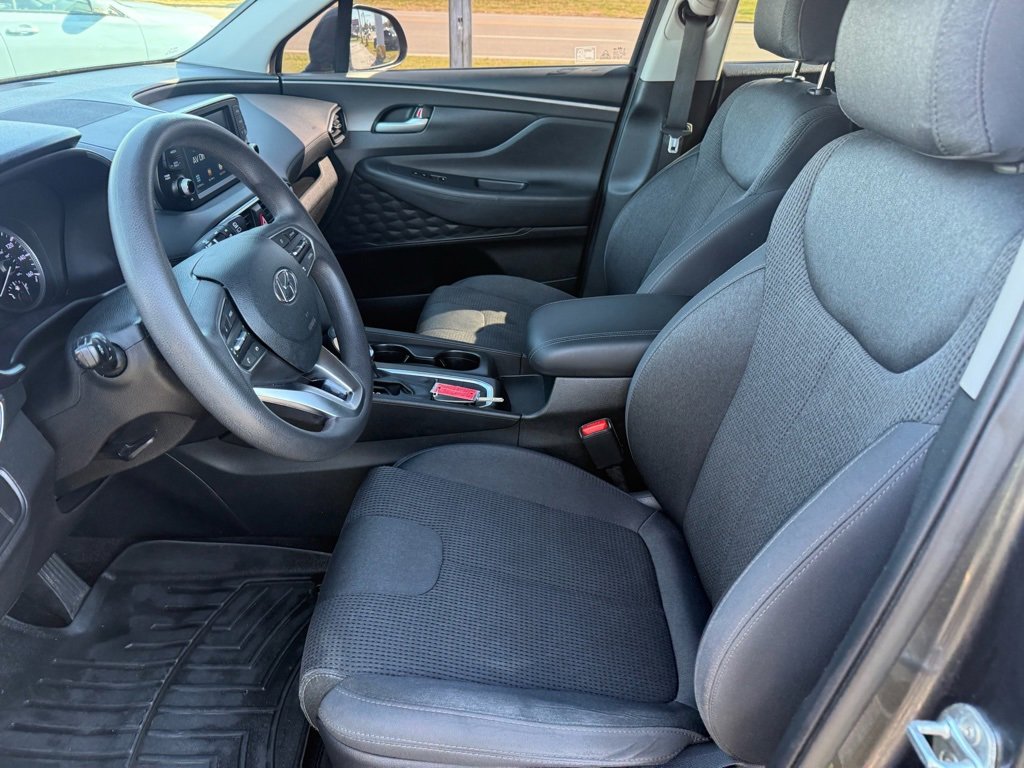 Used 2020 Hyundai Santa Fe SE image 9