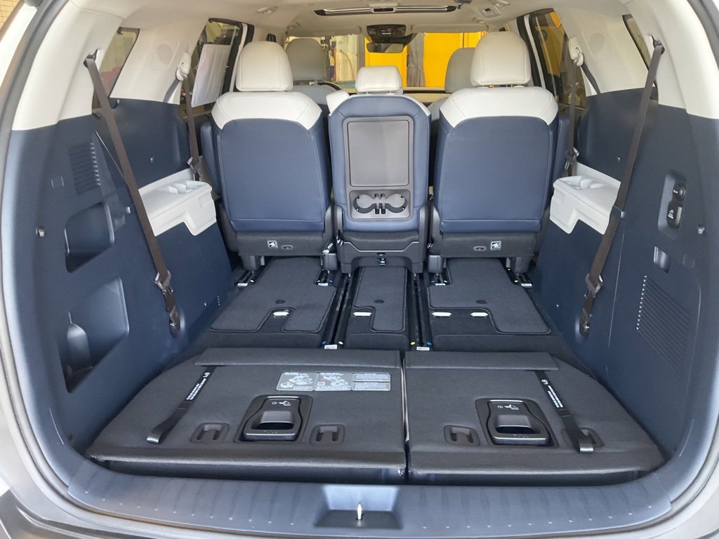 New 2026 Kia Carnival SX w/ SX Dark Edition Package image 33