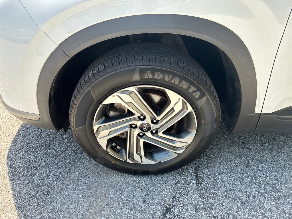 Used 2023 Hyundai Santa Fe SE AWD/4WD image 9