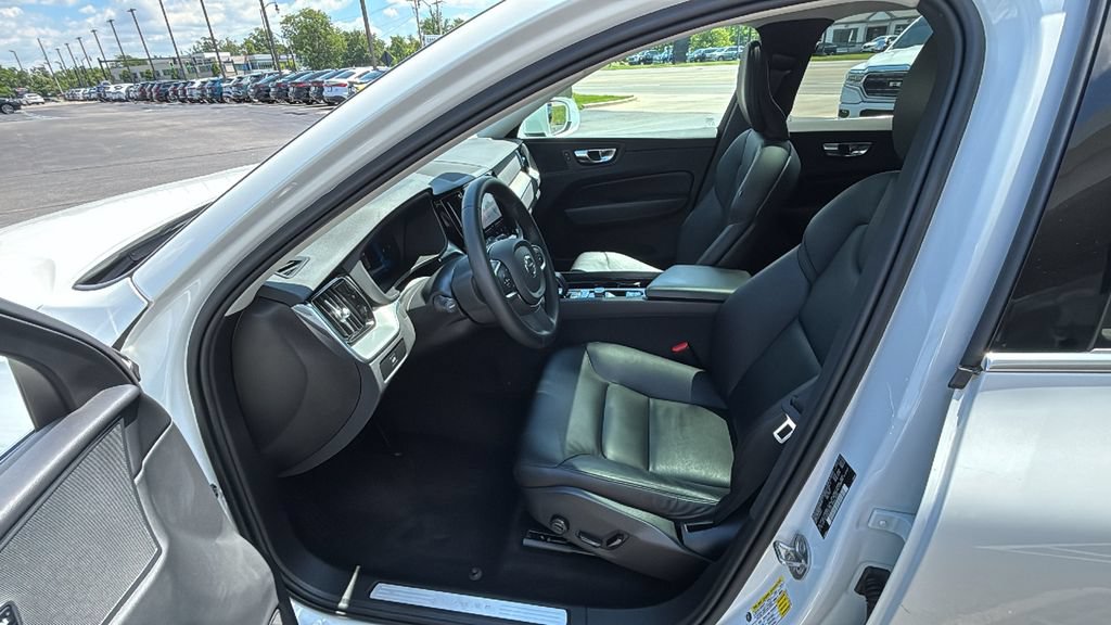 Certified 2023 Volvo XC60 B5 Core w/ Climate Package AWD/4WD image 24