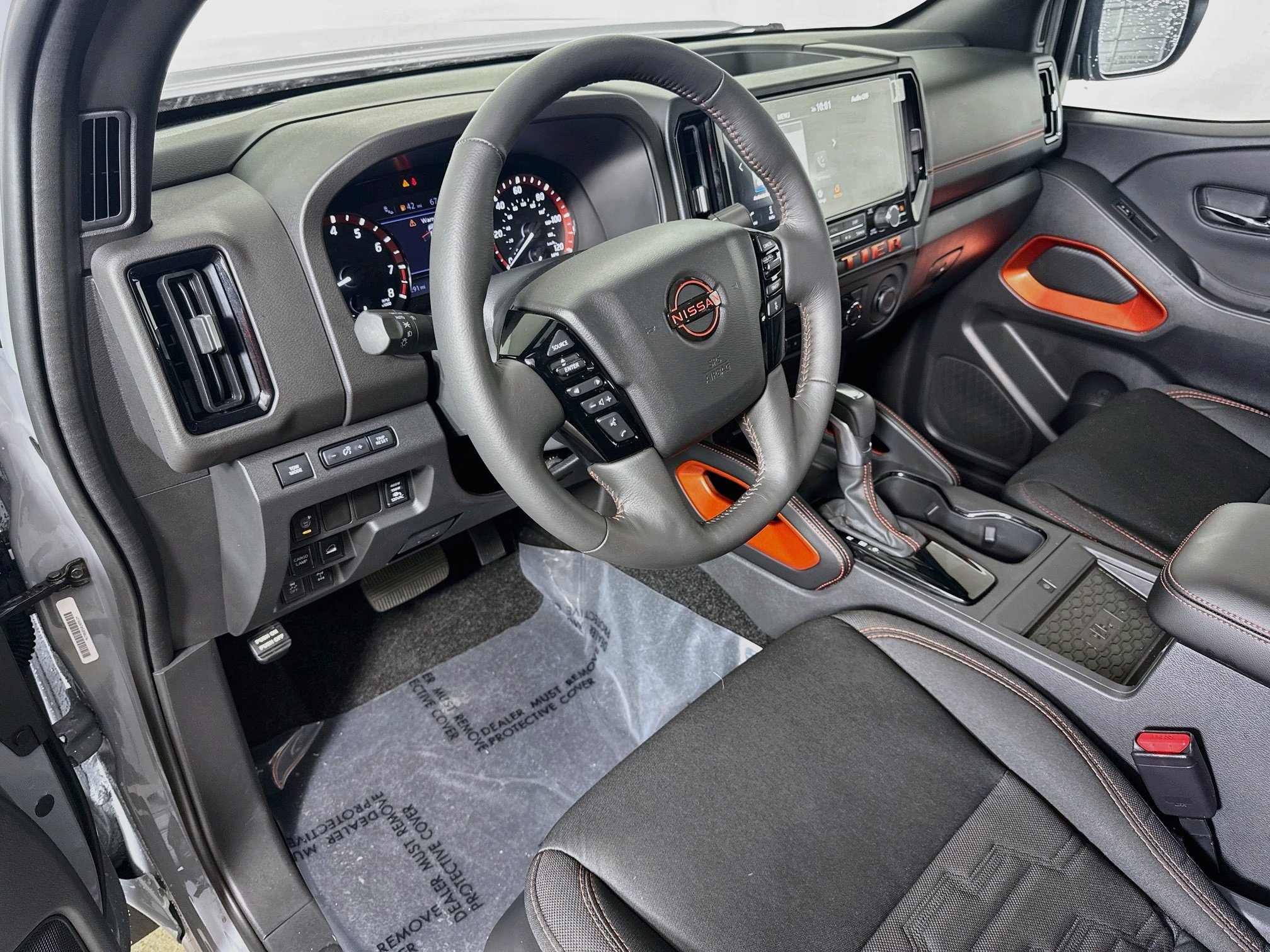 Used 2025 Nissan Frontier PRO-4X w/ Pro Convenience Package AWD/4WD image 9