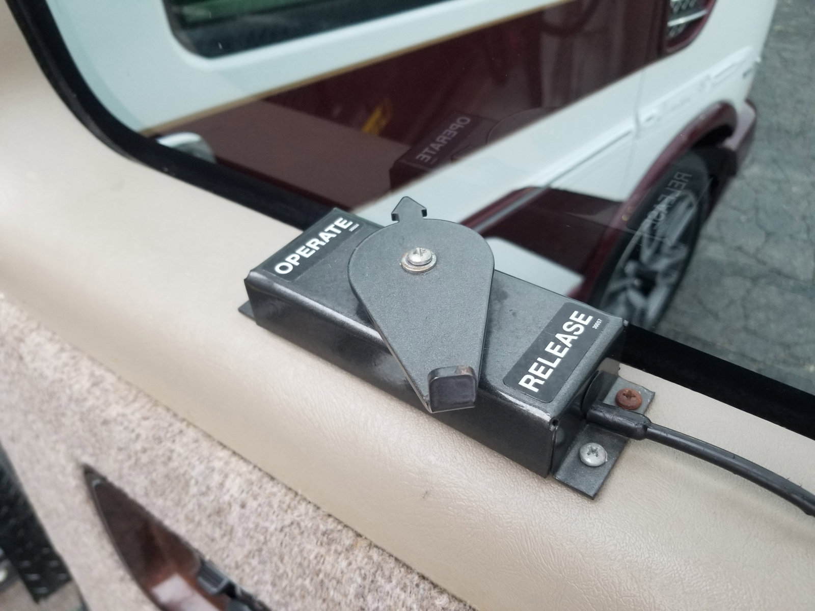 Used 2012 GMC Savana 1500 image 31