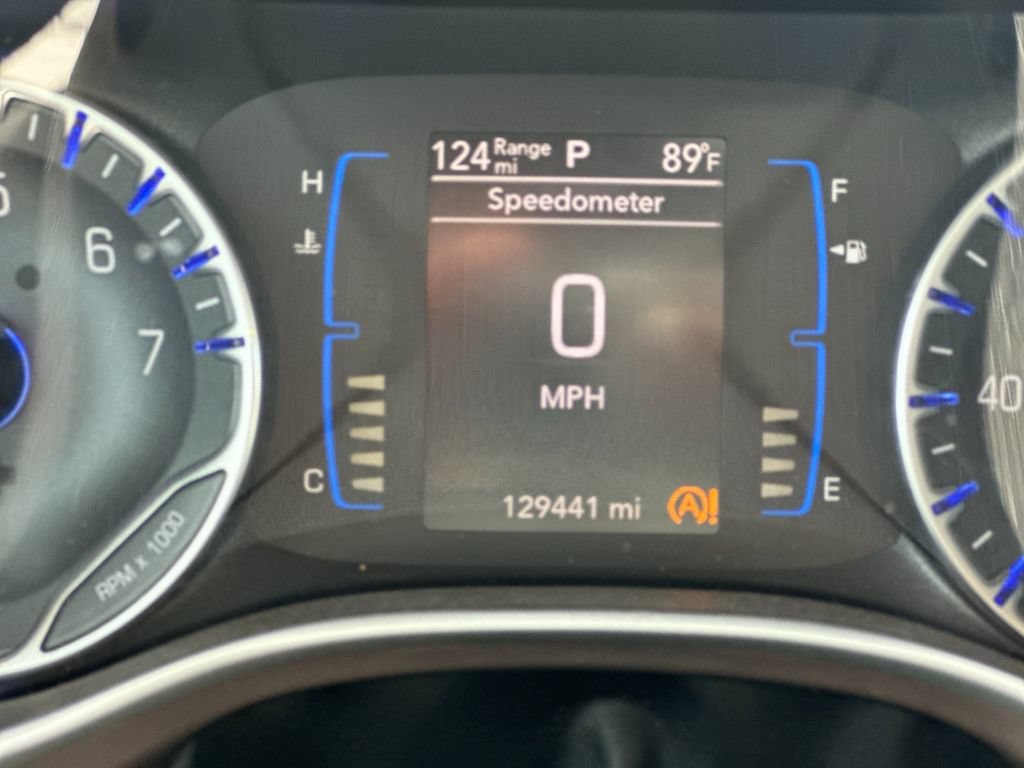 Used 2017 Chrysler Pacifica Touring-L FWD image 30