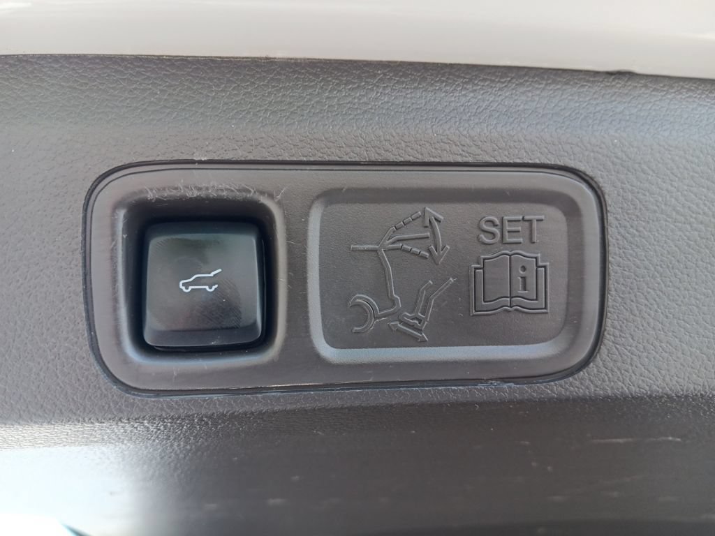 Used 2023 Lincoln Navigator L Reserve AWD/4WD image 8