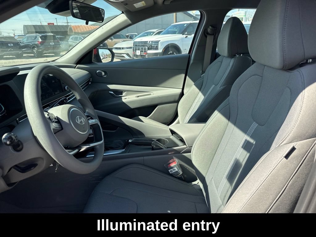 Used 2026 Hyundai Elantra SE FWD image 14