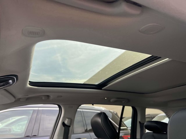 Used 2023 Jeep Grand Cherokee 30th Anniversary image 19