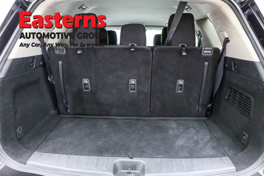 Used 2024 Nissan Pathfinder S image 9