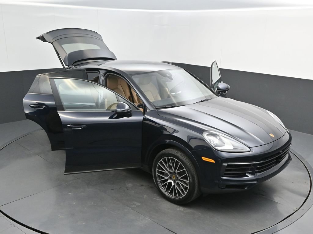 Used 2022 Porsche Cayenne Coupe w/ Premium Package image 46