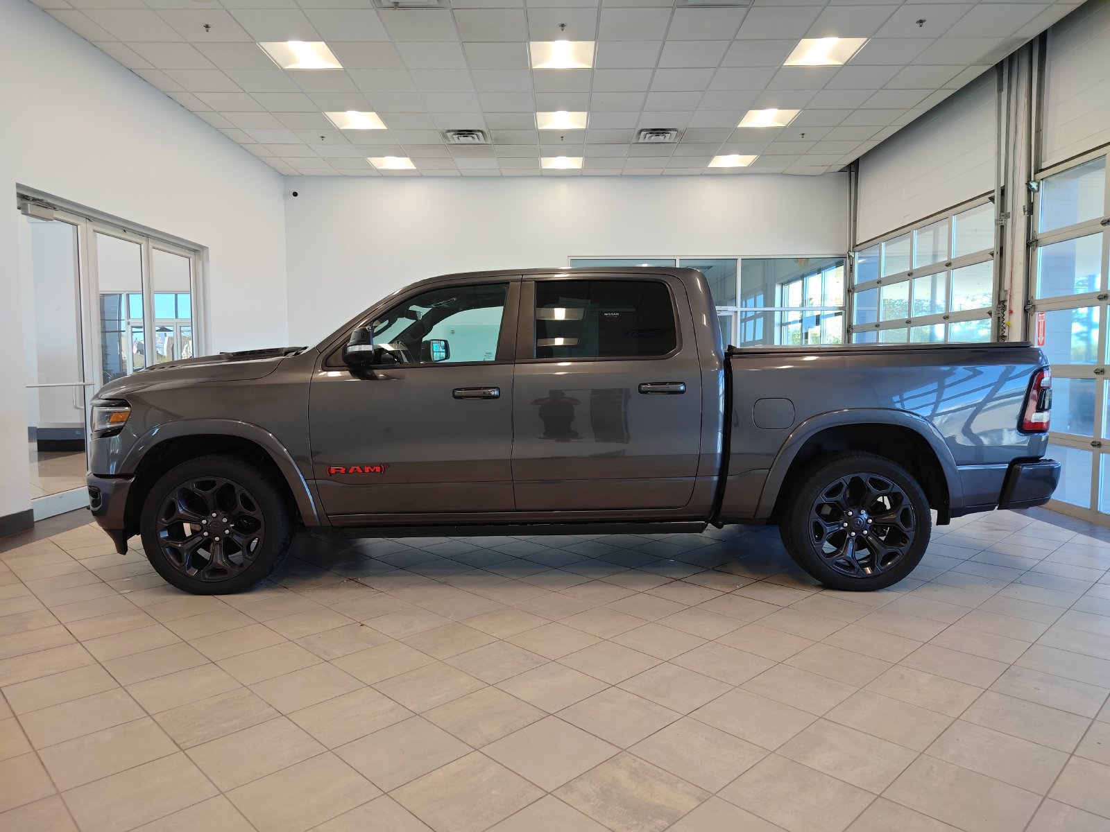Used 2022 RAM 1500 Limited w/ (RED) Edition AWD/4WD image 6