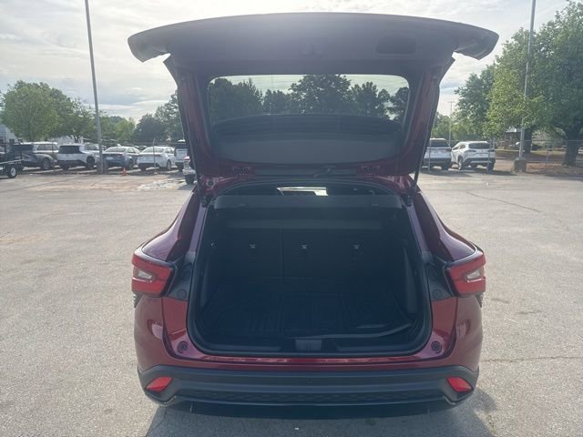 Used 2024 Chevrolet Trax RS w/ Sunroof Package image 17