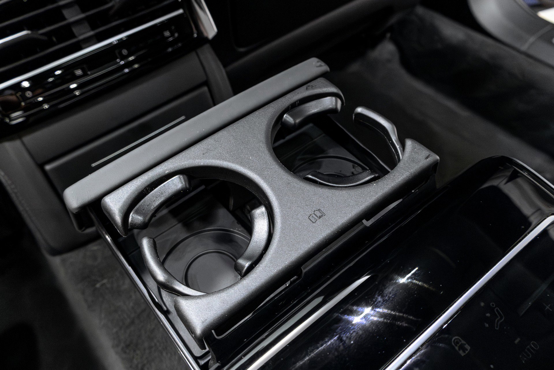 Used 2023 Audi S8 image 27