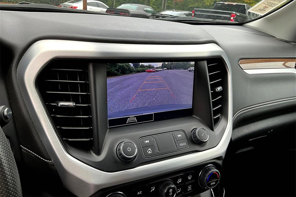 Certified 2023 GMC Acadia SLE w/ Driver Convenience Package image 14