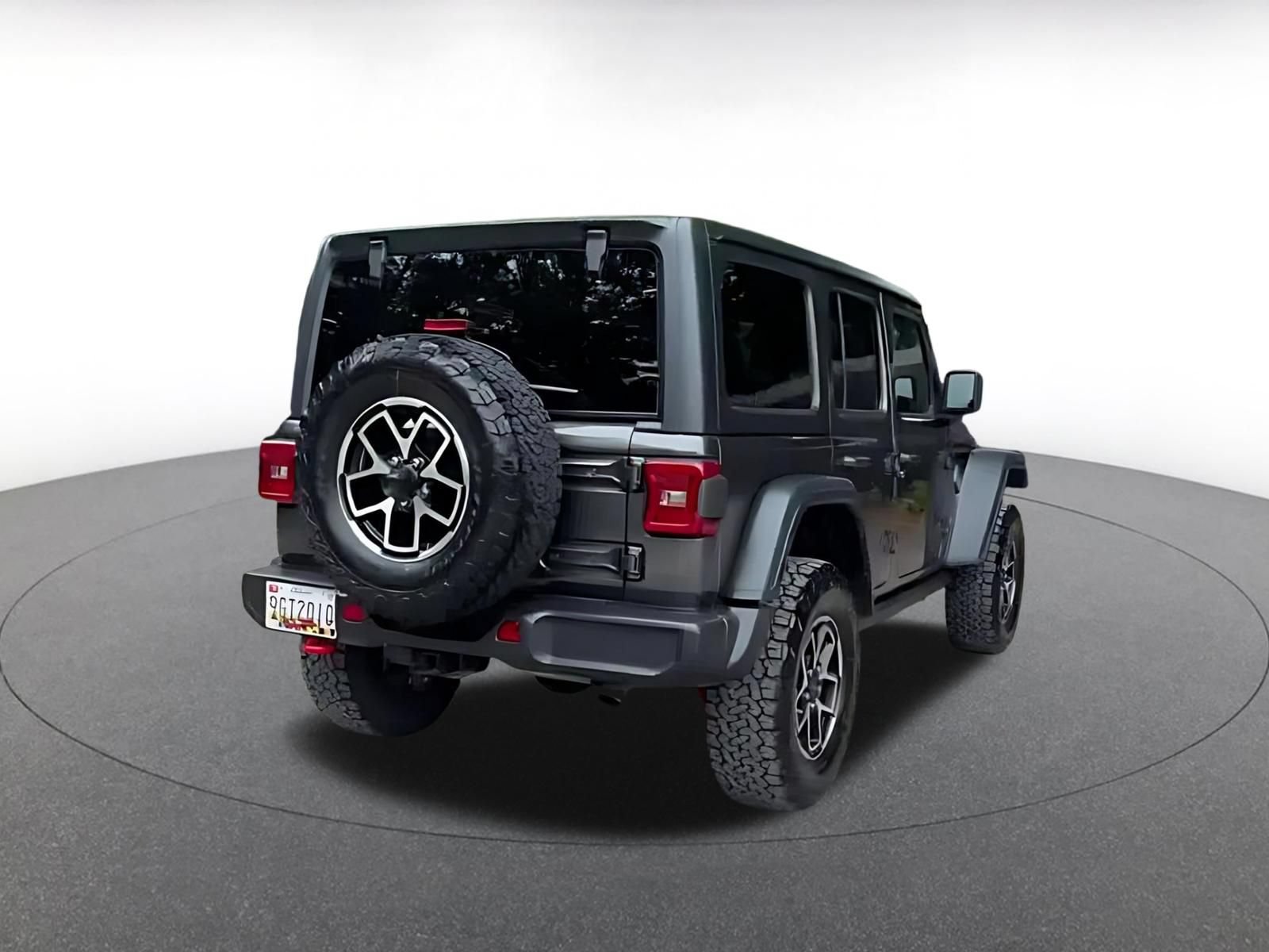 Used 2025 Jeep Wrangler Unlimited Rubicon AWD/4WD image 9