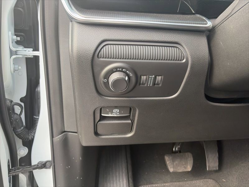 New 2026 Jeep Grand Wagoneer L Summit w/ Premium Group III image 26