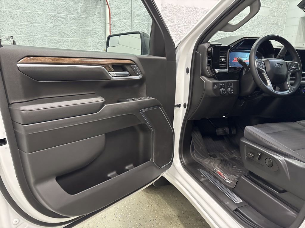 Used 2023 Chevrolet Silverado 1500 RST image 14