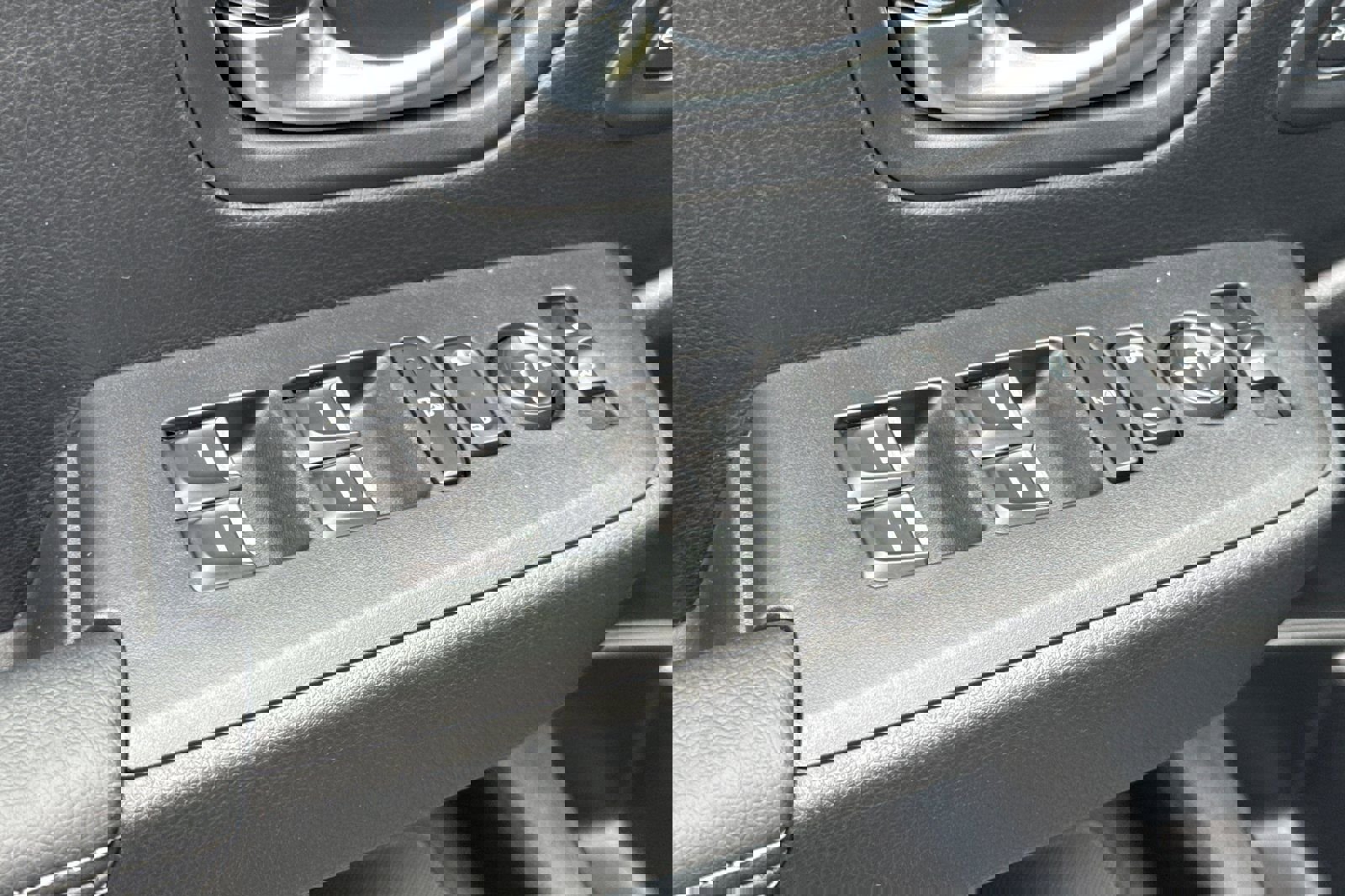 New 2025 Honda Pilot Touring image 12