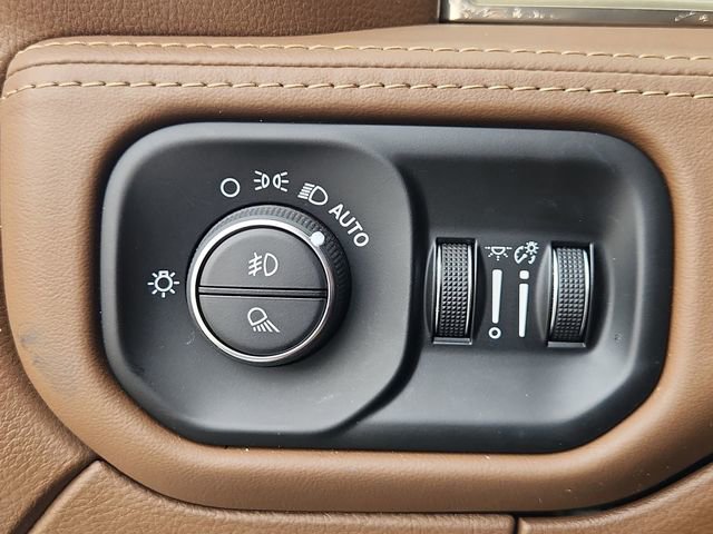 Used 2022 RAM 2500 Limited AWD/4WD image 18