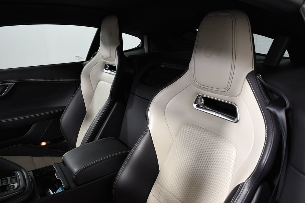 Used 2020 Jaguar F-TYPE R AWD/4WD image 17