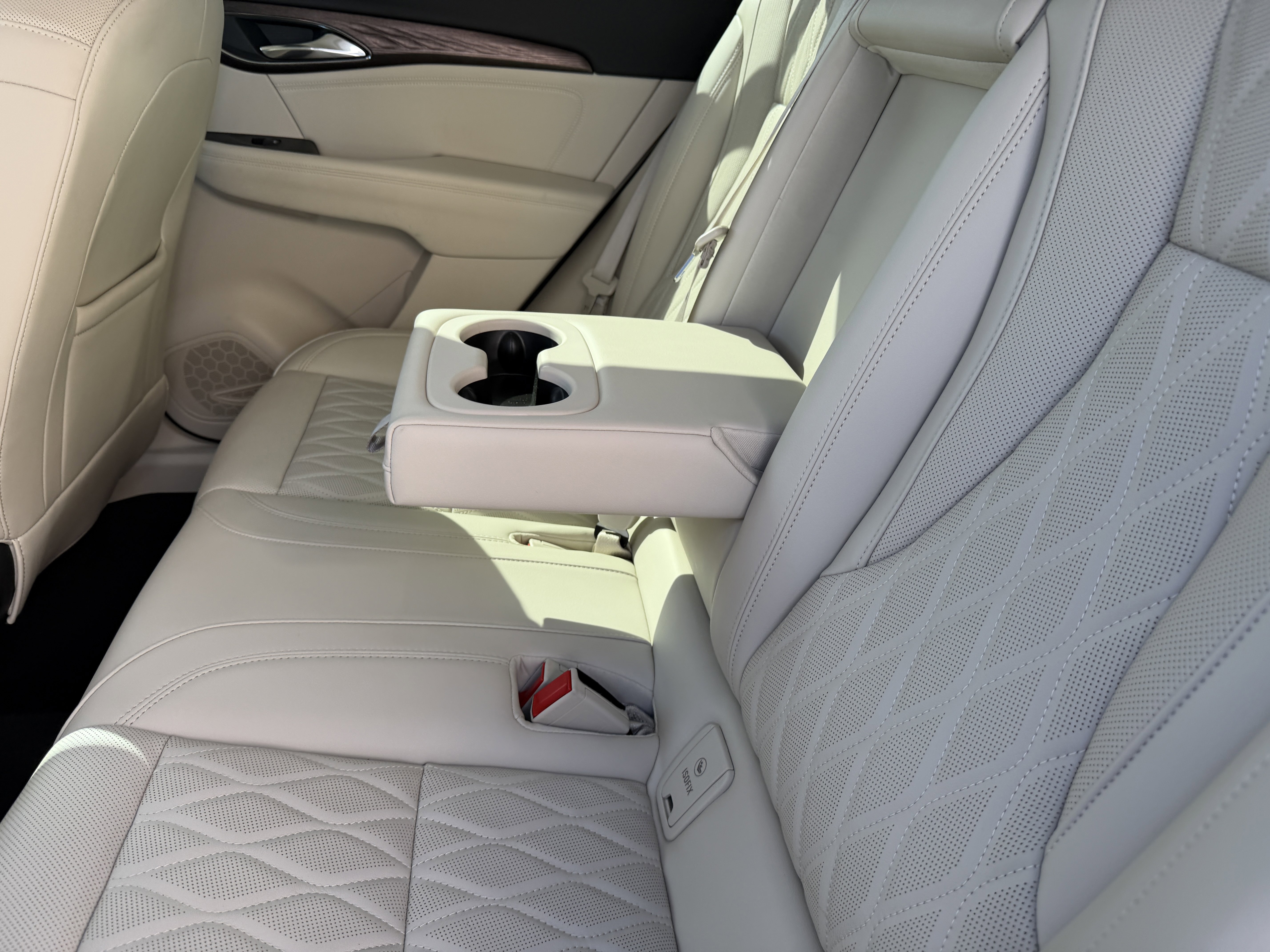 Used 2023 Buick Envision Avenir image 15