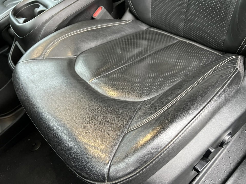 Used 2020 Chrysler Pacifica Touring-L Plus image 13