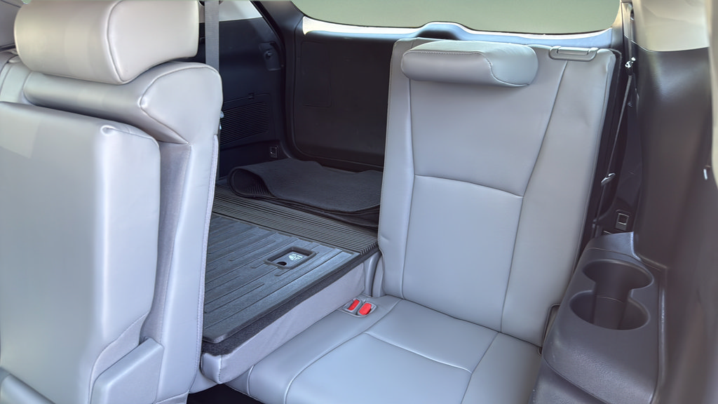 Used 2022 Toyota Highlander XLE FWD image 18