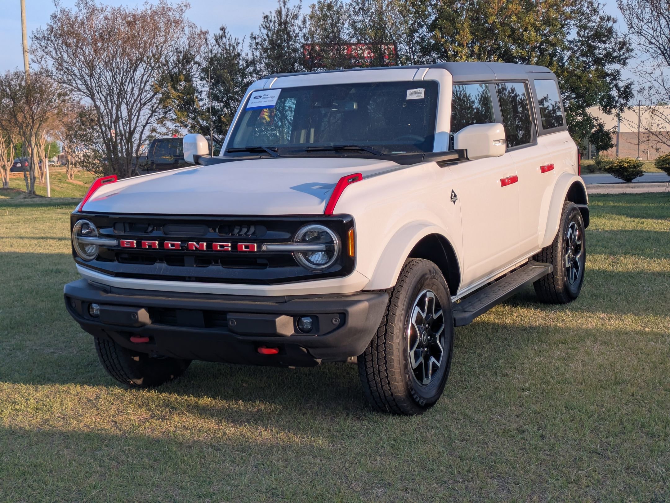 Certified 2024 Ford Bronco Outer Banks image 8