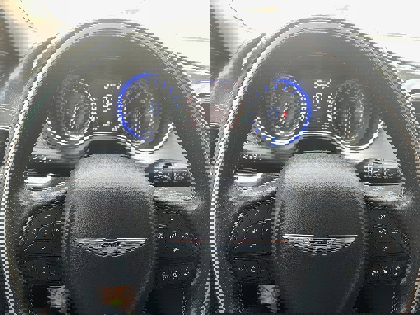 Used 2019 Chrysler Pacifica Limited image 28