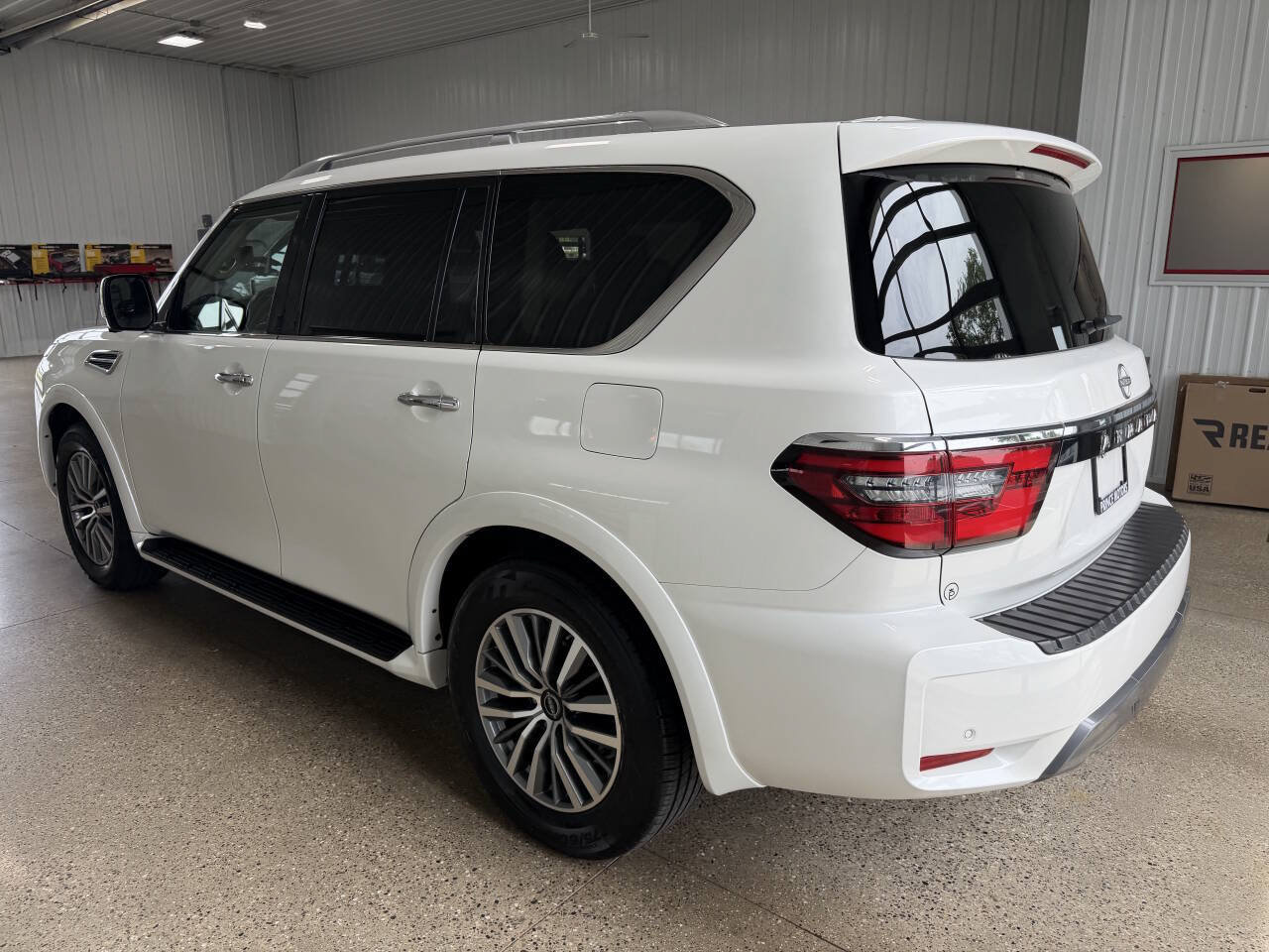 Used 2024 Nissan Armada SL w/ Captain's Chairs Package AWD/4WD image 18