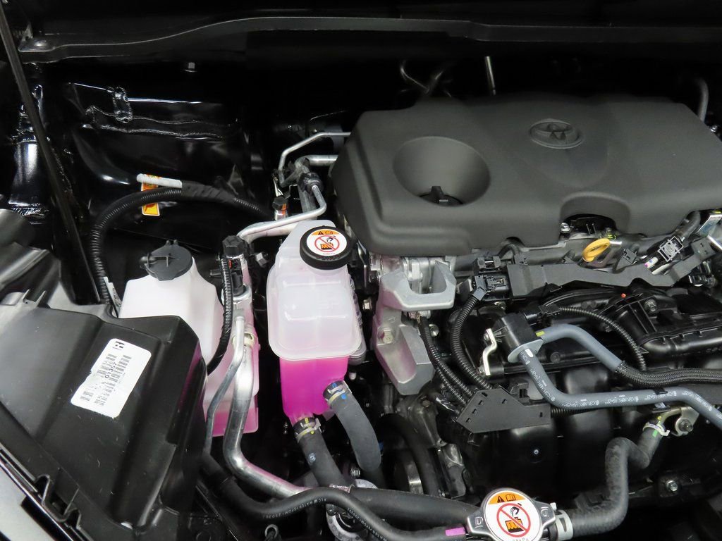 Used 2025 Toyota Sienna XSE image 21