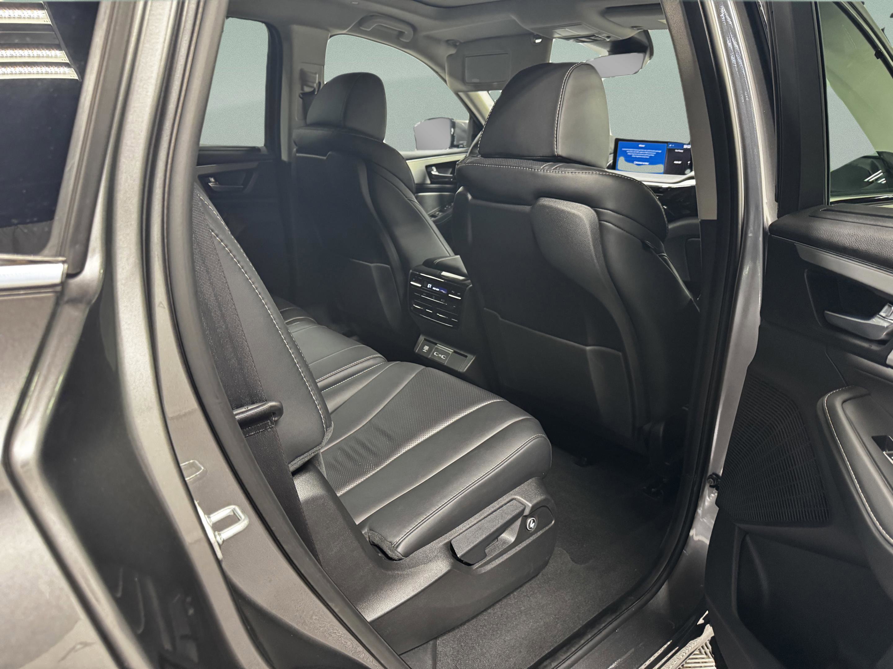 Used 2024 Acura MDX FWD w/ Technology Package image 27