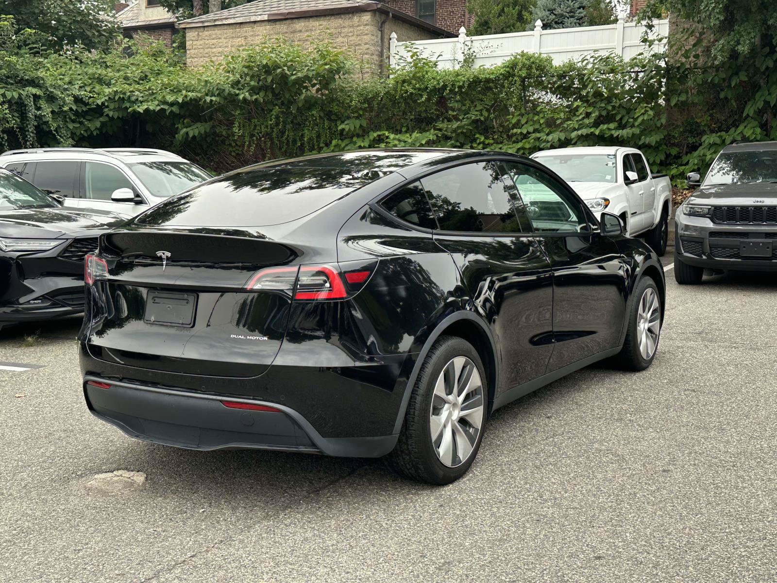 Used 2021 Tesla Model Y Long Range AWD/4WD image 3