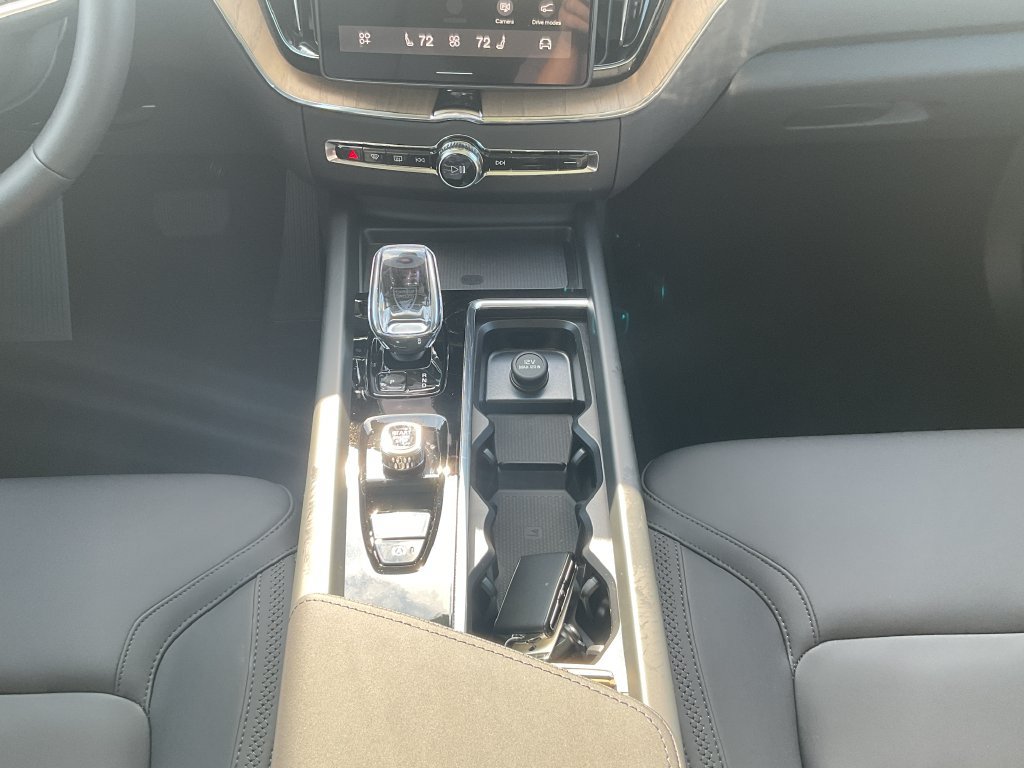 New 2027 Volvo XC60 B5 Core AWD/4WD image 29