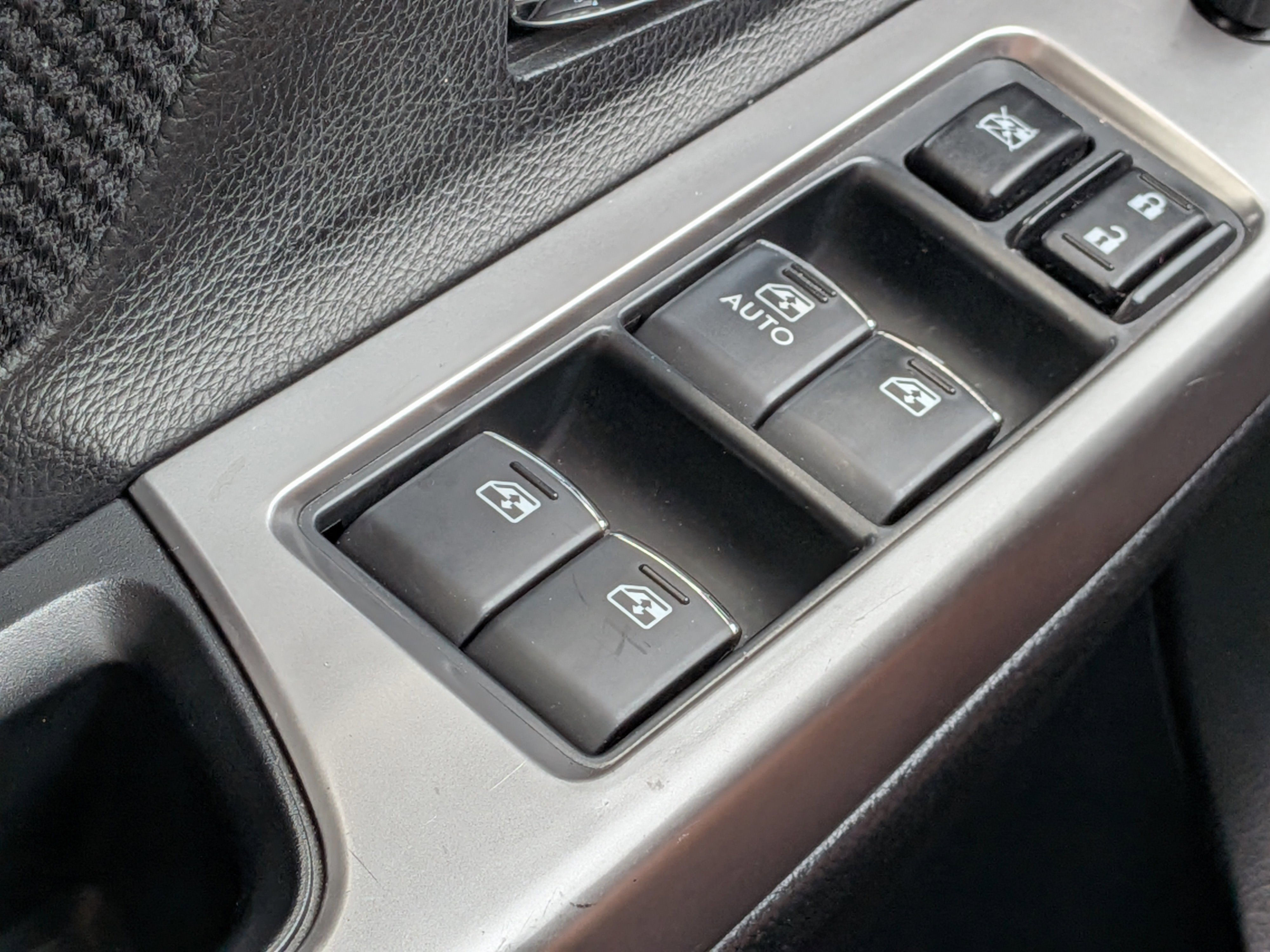 Used 2017 Subaru Crosstrek 2.0i Premium image 18