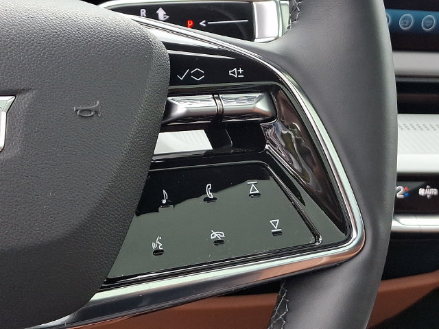 Certified 2025 Cadillac Optiq Luxury 2 AWD/4WD image 21