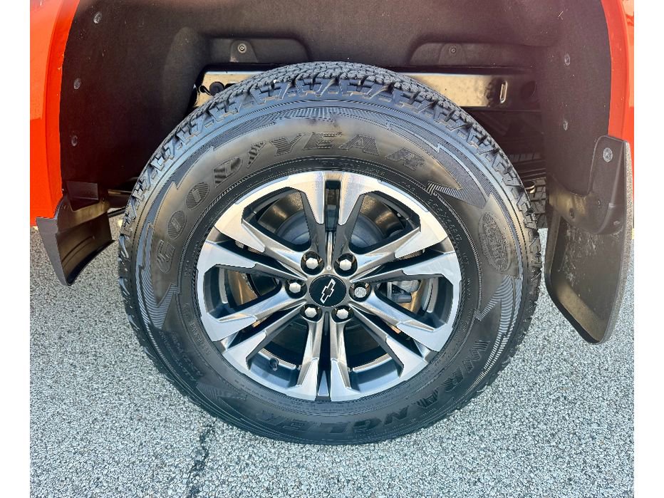 Used 2021 Chevrolet Colorado Z71 AWD/4WD image 10