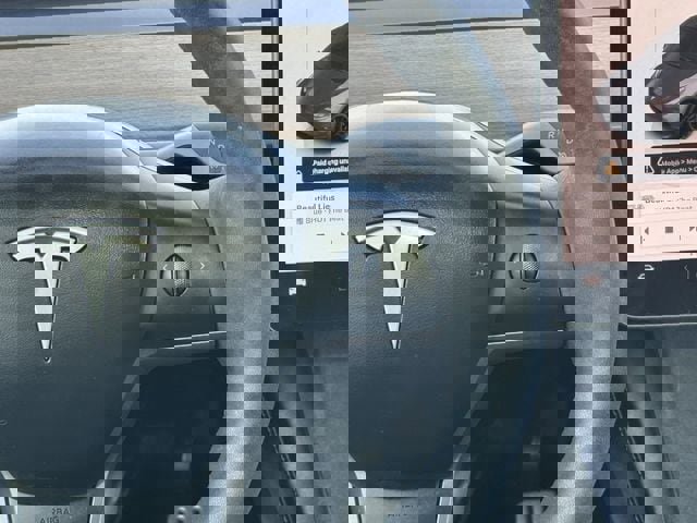 Used 2023 Tesla Model Y Performance image 17