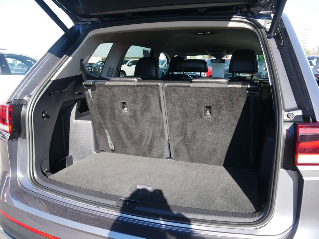 Used 2025 Volkswagen Atlas SE image 9