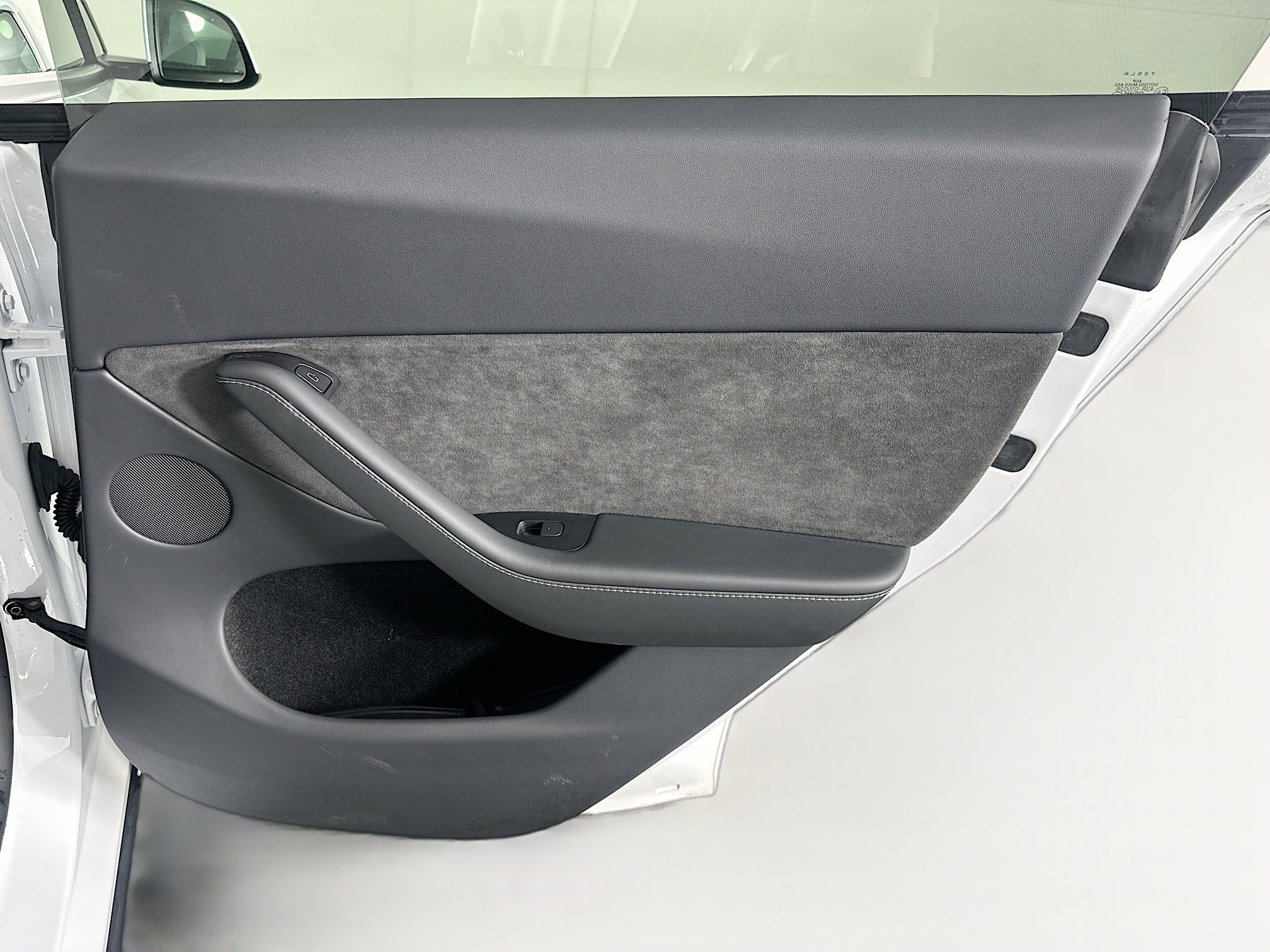 Used 2024 Tesla Model Y Long Range image 31