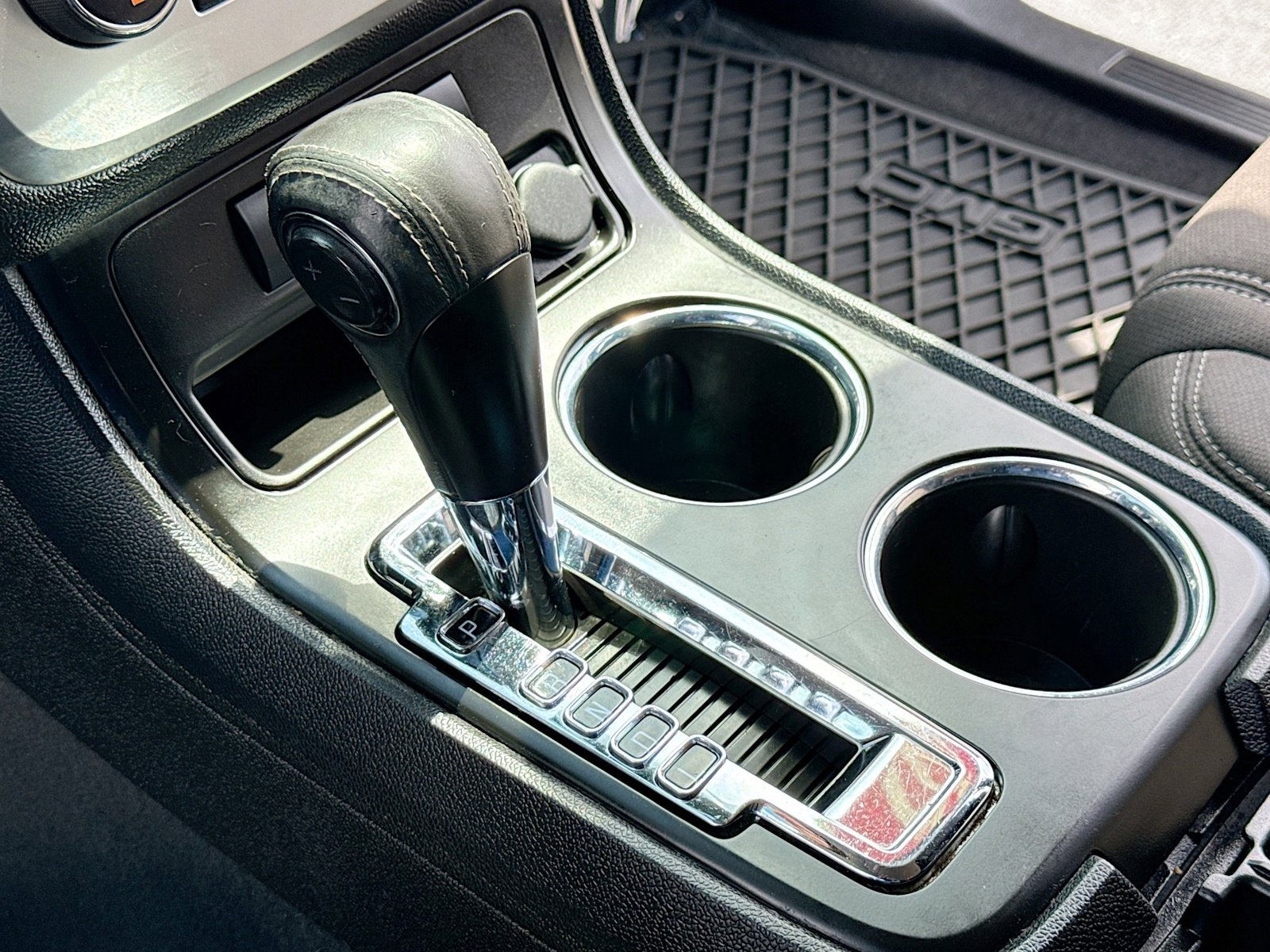 Used 2016 GMC Acadia SLE AWD/4WD image 12