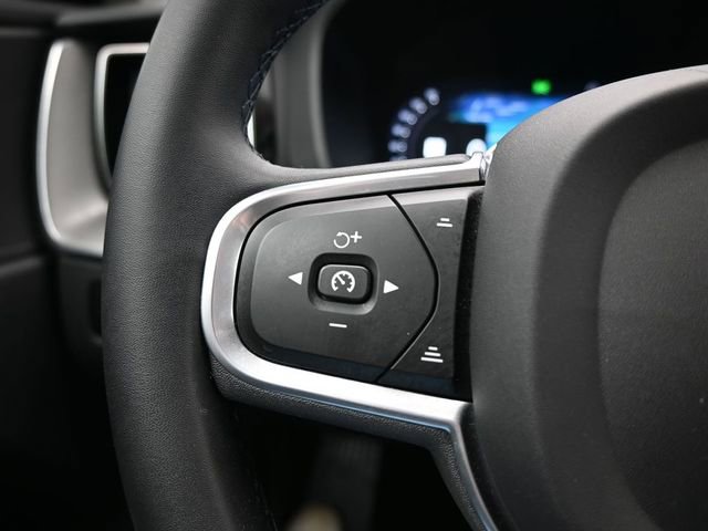 Used 2023 Volvo XC60 B5 Core w/ Climate Package image 23