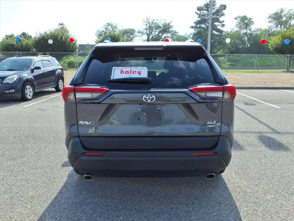 Certified 2020 Toyota RAV4 XLE Premium AWD/4WD image 5