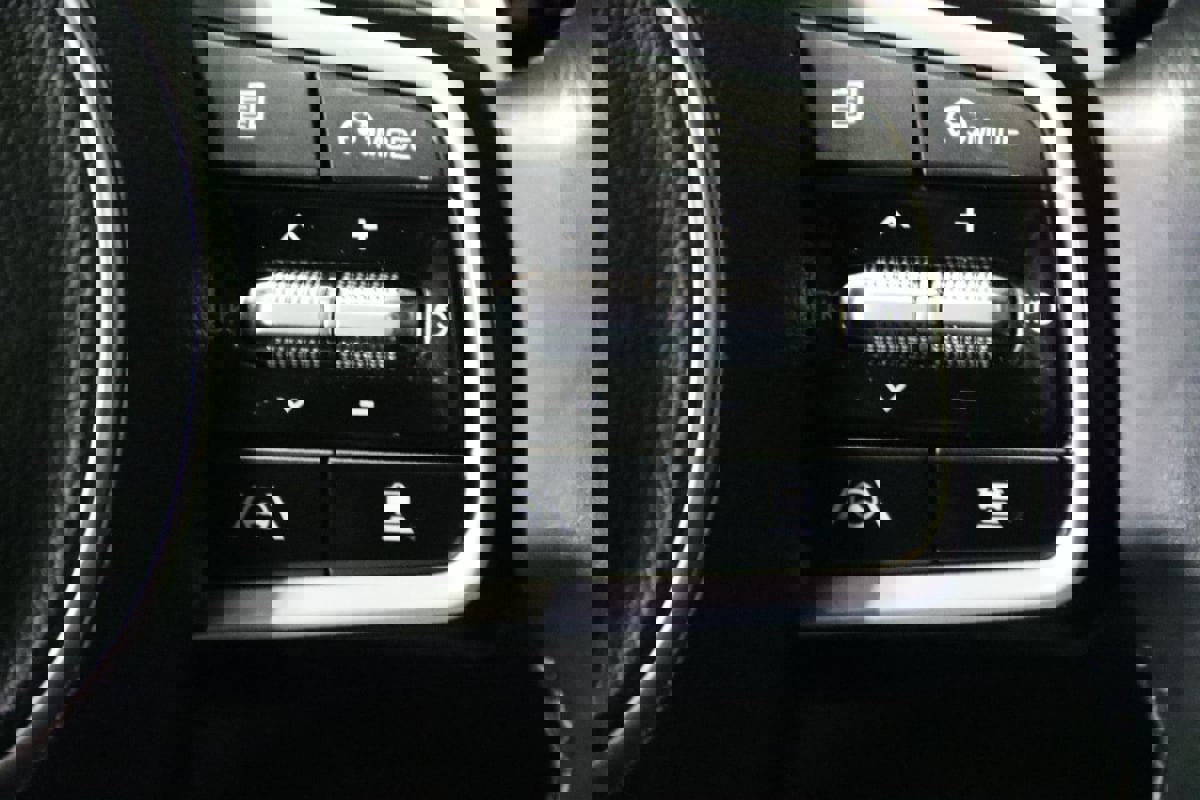 Used 2023 Kia Sorento SX Prestige image 19