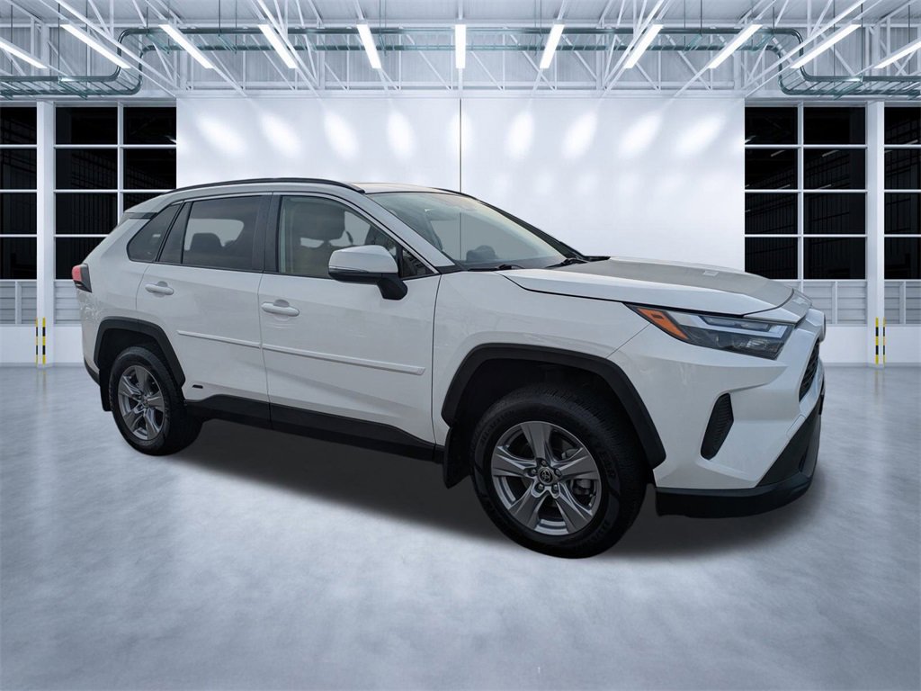 Used 2022 Toyota RAV4 XLE image 1
